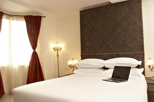 Hotel Shilton Royale Bangalore Esterno foto