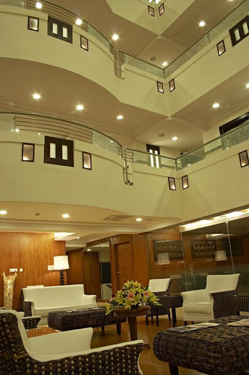 Hotel Shilton Royale Bangalore Esterno foto